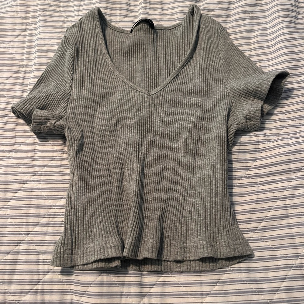 ROMWE size S/M V-Neck Tees Grey and White